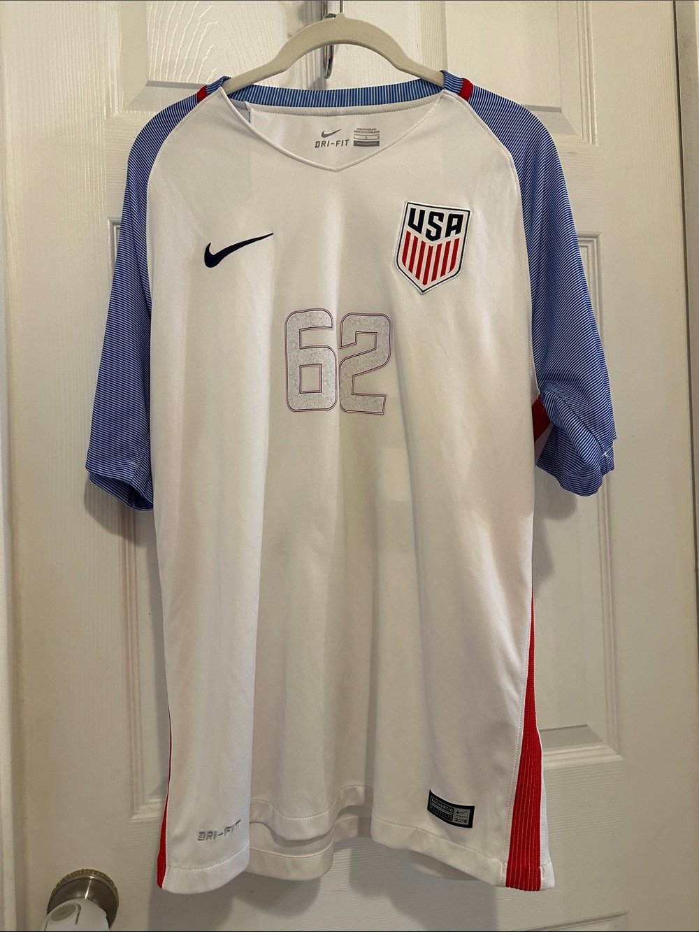 Nike DRI- FIT Men's USA TEAM SOCCER White Jersey - #62 Size Large